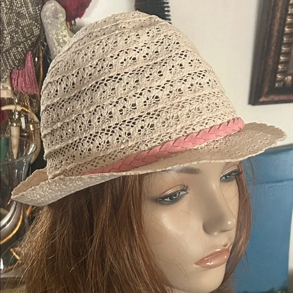 Vintage Cream Crochet Lace Hat - Picture 2 of 14